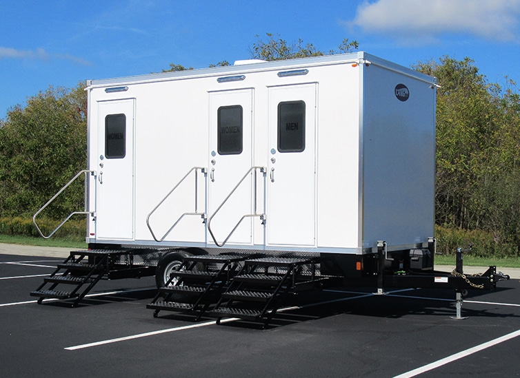 Bonavita Luxury Lavatories 3-Unit Luxury Restroom Trailer